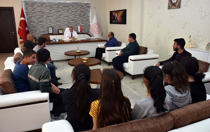 Başarılı Öğrencilerden Karaman İl Milli Eğitim Müdür V. Abdurrahman Kurt 2