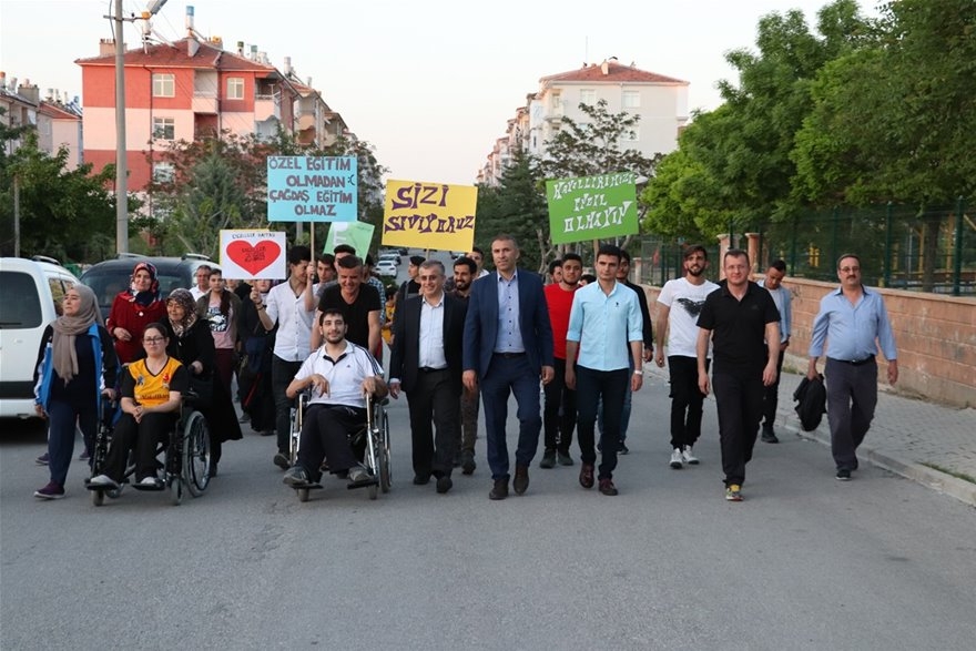 Karaman'da "KYK"lı Gençler "Engelliler Haftasını" Unutmadı 12