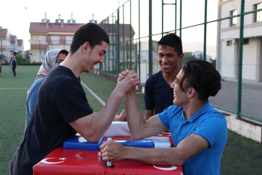 Karaman'da "KYK"lı Gençler "Engelliler Haftasını" Unutmadı 9