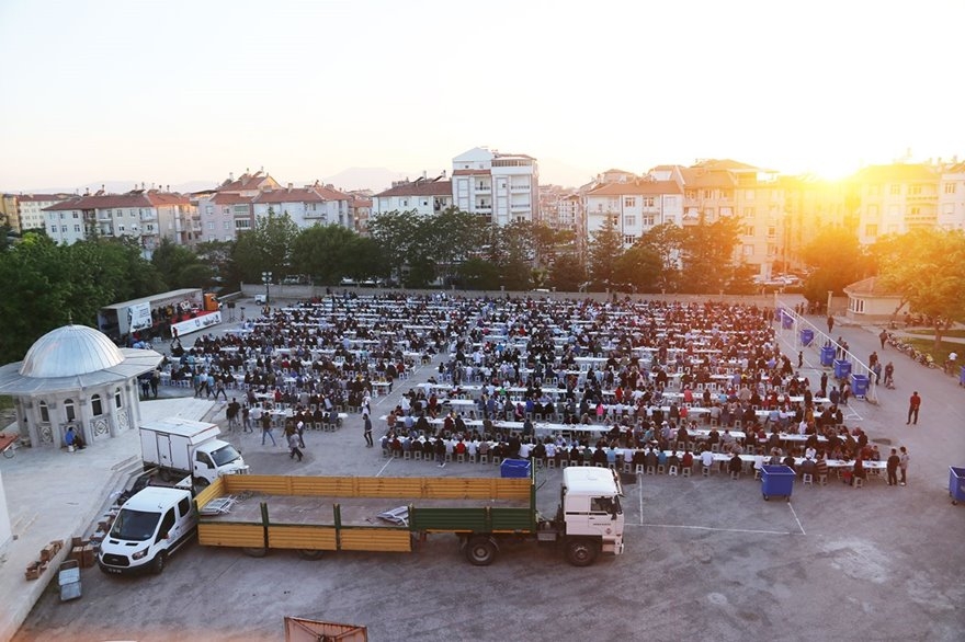 Karaman'da İftar Sofrası Kır Mahallesinde Kuruldu 1