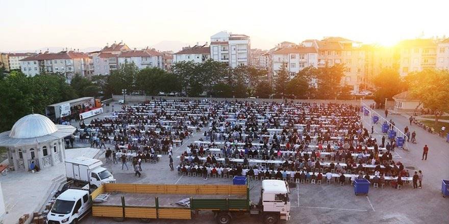 Karaman'da İftar Sofrası Kır Mahallesinde Kuruldu