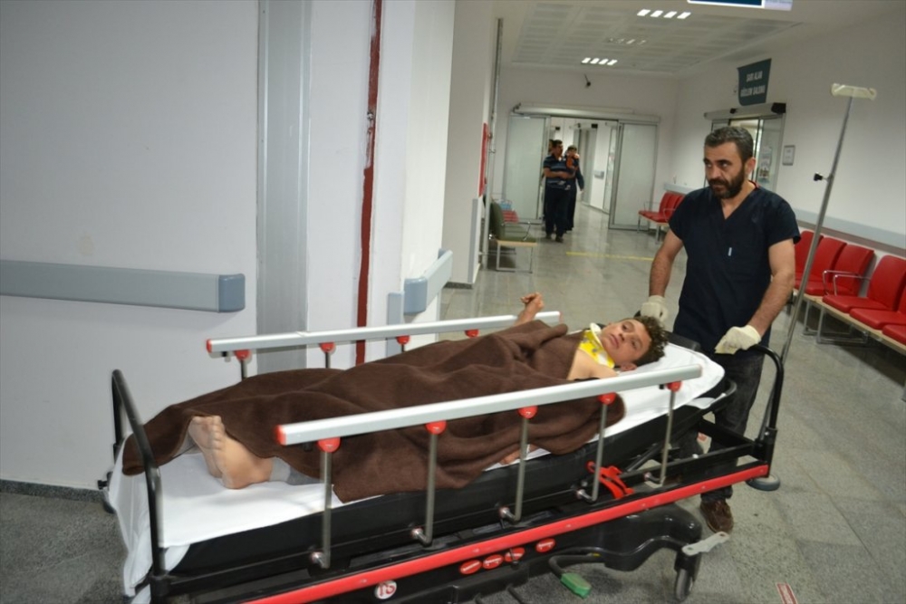 Aksaray'da Tarım İşçilerini Taşıyan Minibüs Devrildi: 13 Yaralı 1