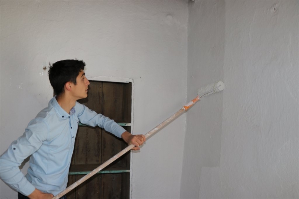 Niğde'de Lise Öğrencileri Hem Meslek Öğreniyorlar,Hem de Yoksulların Yar 1