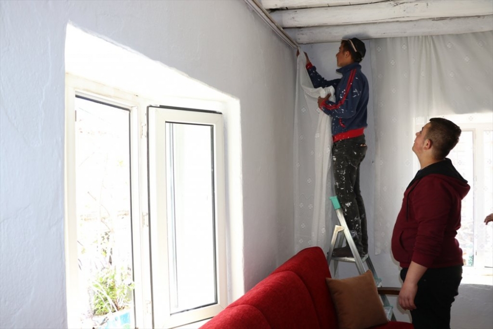 Niğde'de Lise Öğrencileri Hem Meslek Öğreniyorlar,Hem de Yoksulların Yar 10