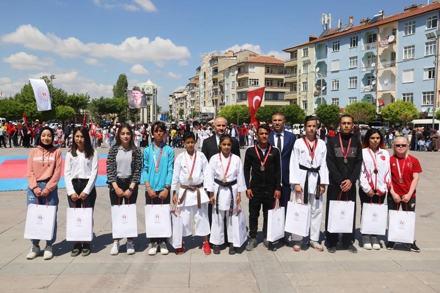 Karaman'da 19 Mayıs Coşkuyla Kutlandı 10