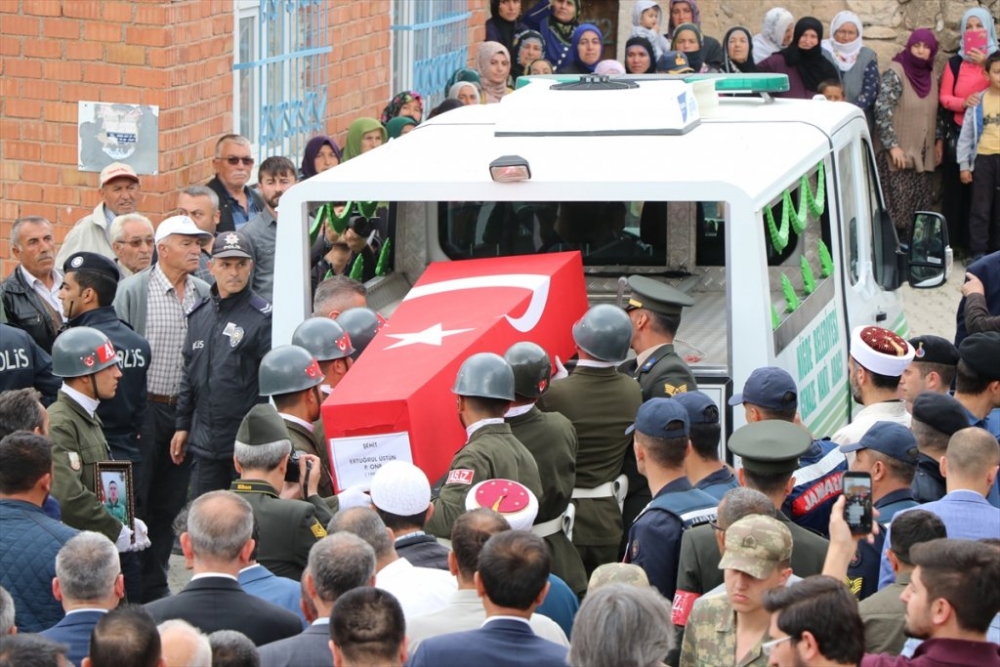 Hatay'da Şehit Olan Askerin Cenazesi Niğde'de Toprağa Verildi 13
