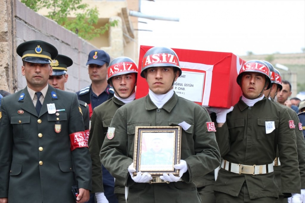 Hatay'da Şehit Olan Askerin Cenazesi Niğde'de Toprağa Verildi 2