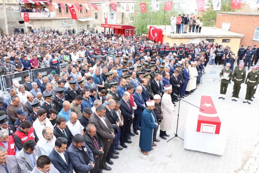 Hatay'da Şehit Olan Askerin Cenazesi Niğde'de Toprağa Verildi 7