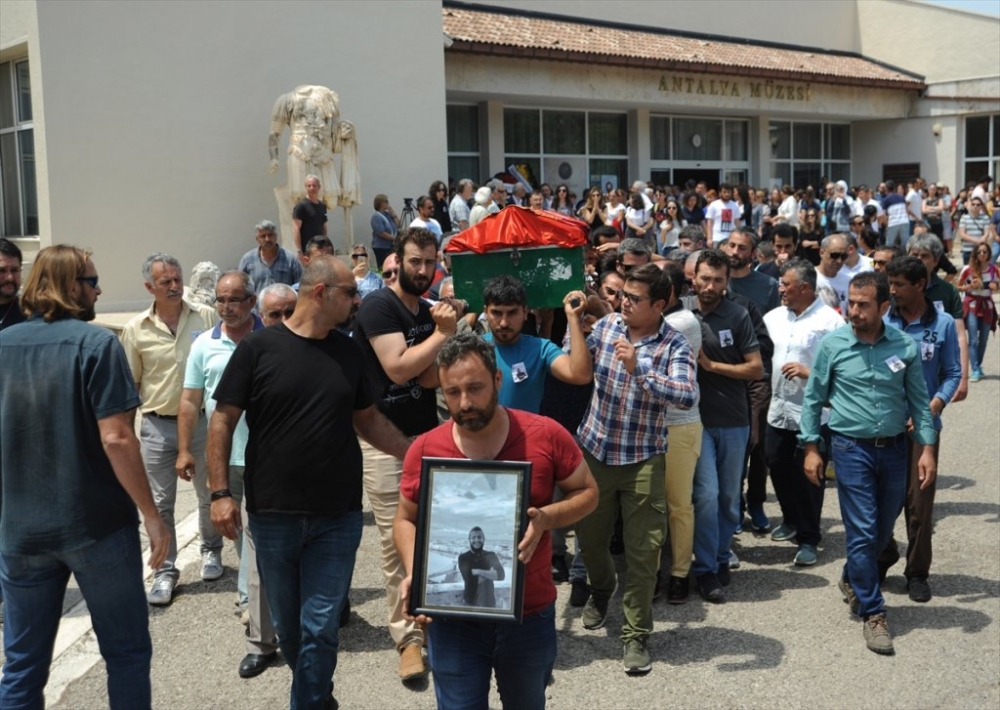 Antalya'da Öldürülen Arkeolog İçin Müze Önünde Tören 11