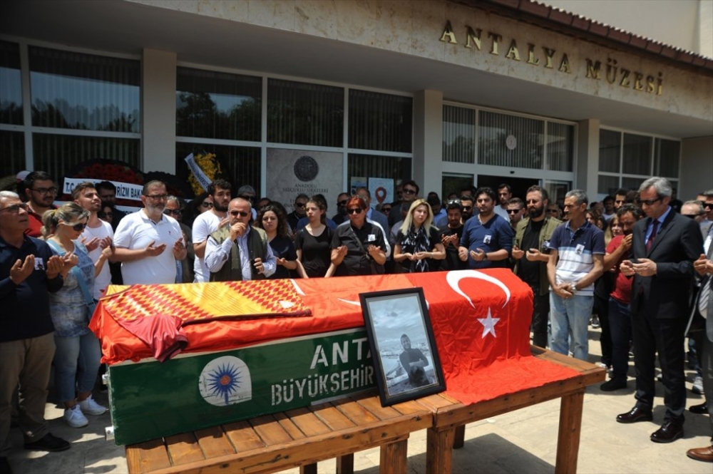 Antalya'da Öldürülen Arkeolog İçin Müze Önünde Tören 8
