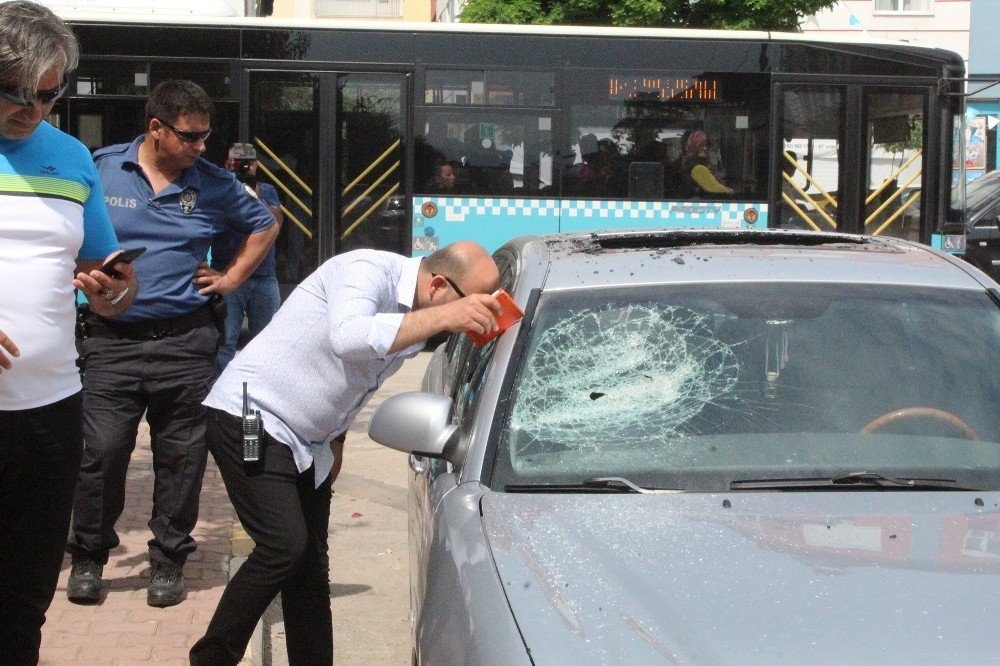 Antalya'da Darp İntikamını Otomobilden Aldılar 1