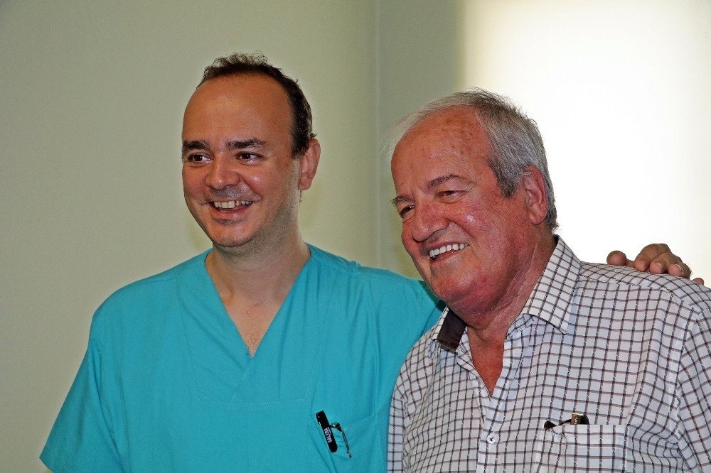 Çok Sevdiği Acı, Dilini Yakınca Kanser Olduğunu Öğrendi 3