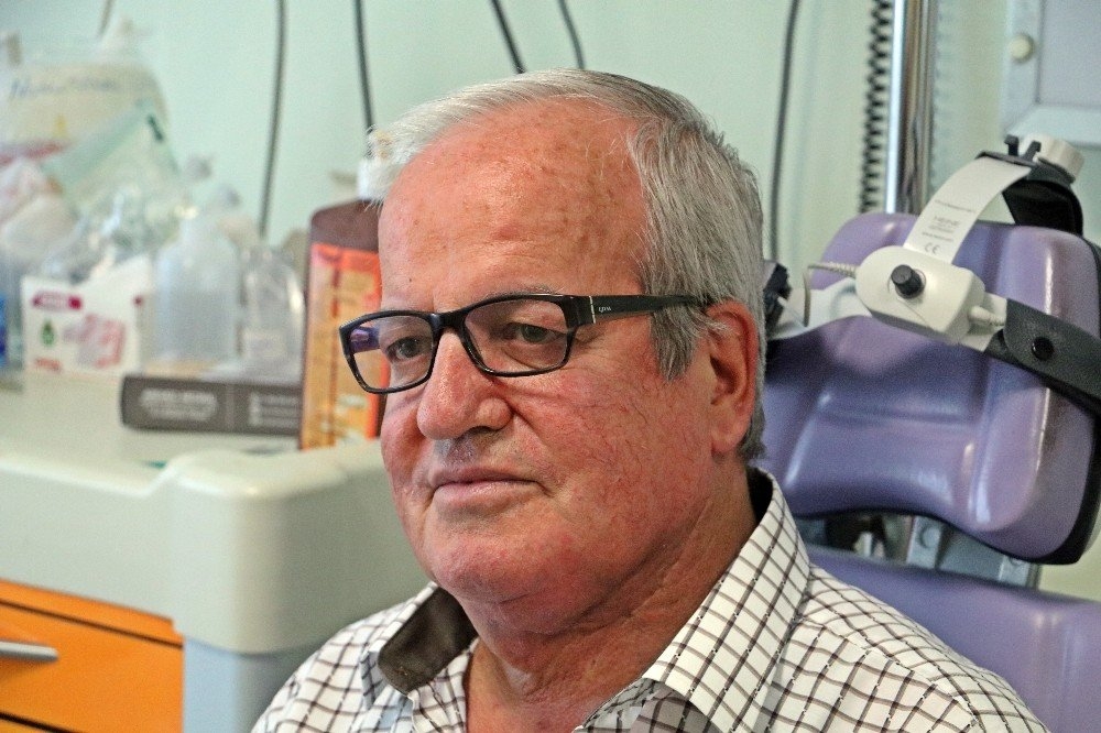 Çok Sevdiği Acı, Dilini Yakınca Kanser Olduğunu Öğrendi 4