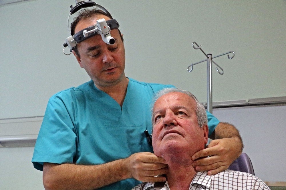 Çok Sevdiği Acı, Dilini Yakınca Kanser Olduğunu Öğrendi 6