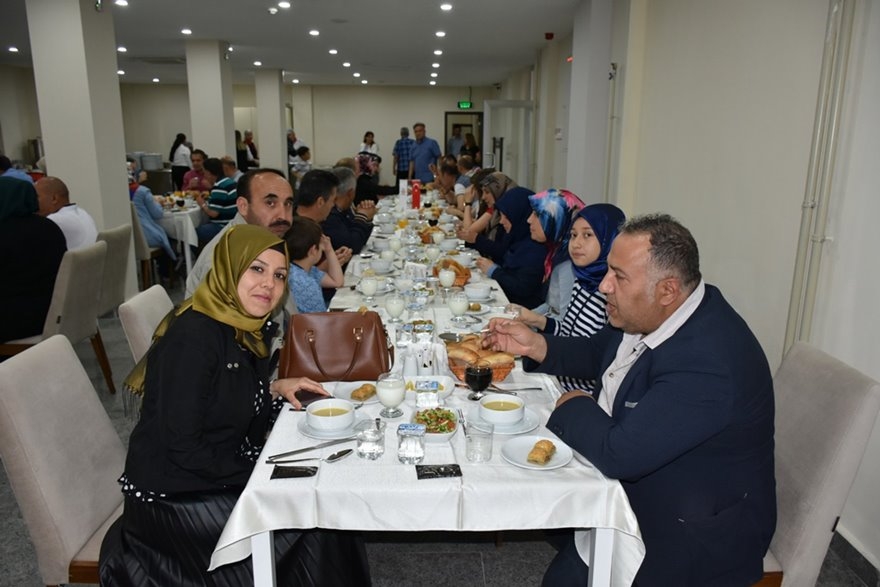 Karaman İl Milli Eğitim Müdürlüğünde Çalışan Personeller İftarda Bir Ara 10