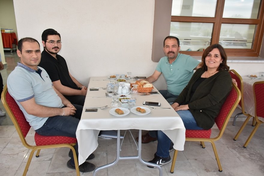 Karaman İl Milli Eğitim Müdürlüğünde Çalışan Personeller İftarda Bir Ara 11