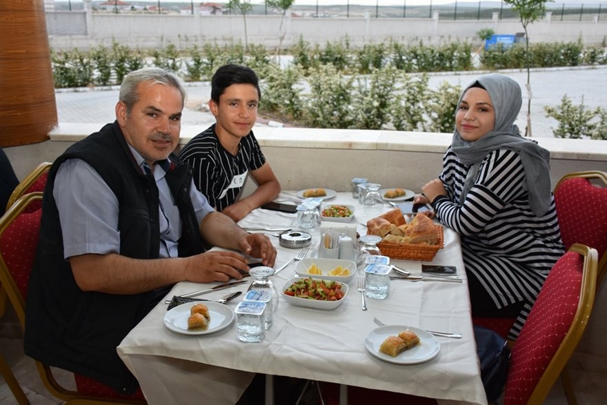 Karaman İl Milli Eğitim Müdürlüğünde Çalışan Personeller İftarda Bir Ara 13