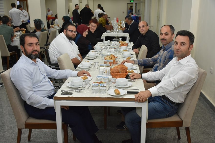 Karaman İl Milli Eğitim Müdürlüğünde Çalışan Personeller İftarda Bir Ara 14