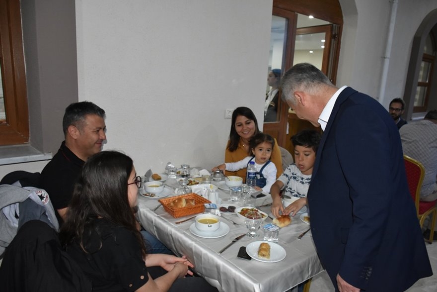 Karaman İl Milli Eğitim Müdürlüğünde Çalışan Personeller İftarda Bir Ara 2