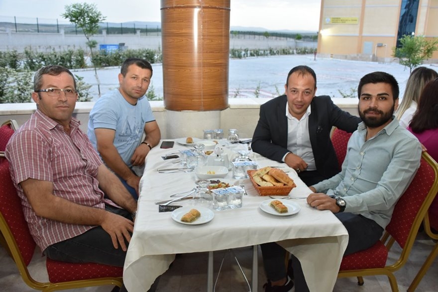 Karaman İl Milli Eğitim Müdürlüğünde Çalışan Personeller İftarda Bir Ara 27