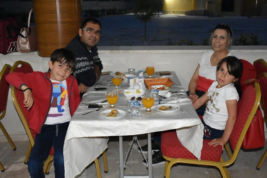 Karaman İl Milli Eğitim Müdürlüğünde Çalışan Personeller İftarda Bir Ara 28