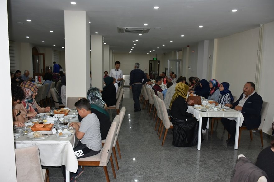 Karaman İl Milli Eğitim Müdürlüğünde Çalışan Personeller İftarda Bir Ara 31