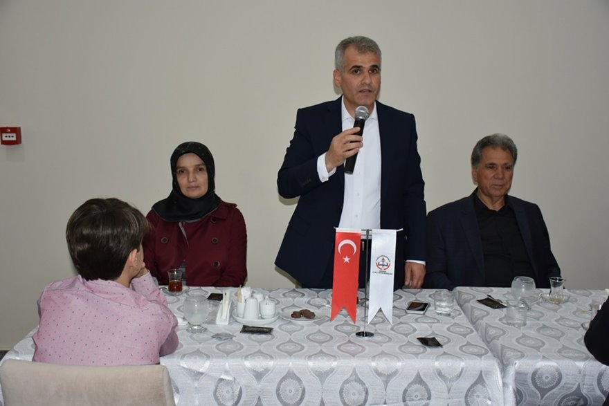 Karaman İl Milli Eğitim Müdürlüğünde Çalışan Personeller İftarda Bir Ara 6