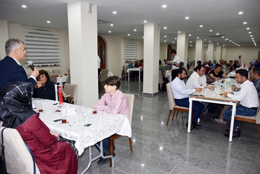 Karaman İl Milli Eğitim Müdürlüğünde Çalışan Personeller İftarda Bir Ara 7