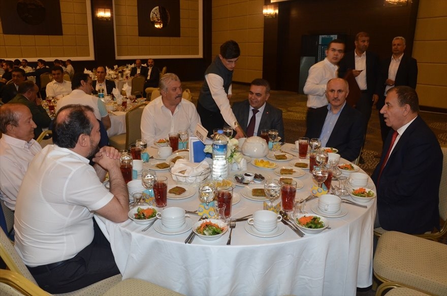 Karaman'da İş Adamları İftarda Buluştu 1