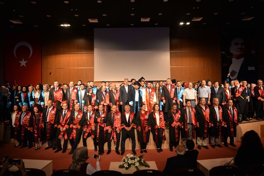 KMÜ'de Mezuniyet Sevinci 11