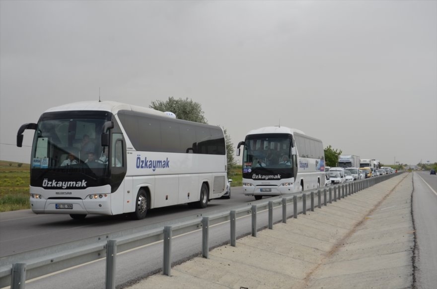 Karaman-Konya Karayolunda Seyir Halindeki Otomobil Alev Aldı 8