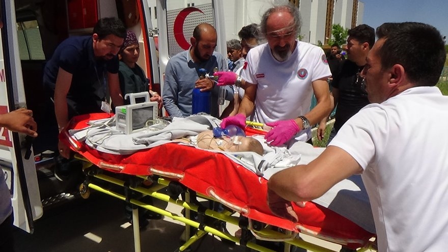 Karaman'da Kalbi Duran 3 Aylık Bebek Hava Ambulansıyla Nakledildi 1