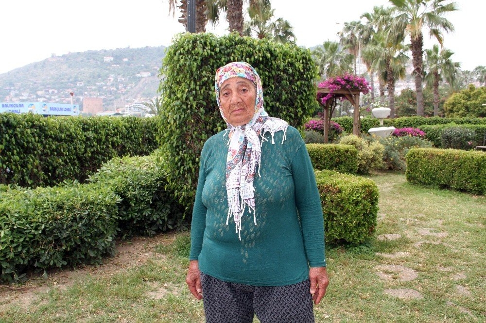 Antalya'da 9 Yıl Önce Kaybolan Kızı İçin Feryad Etti 5