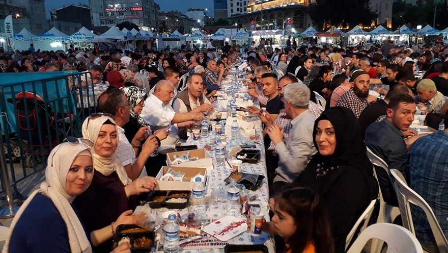 Karamanlılar İstanbul'da İftarda Buluştu 8