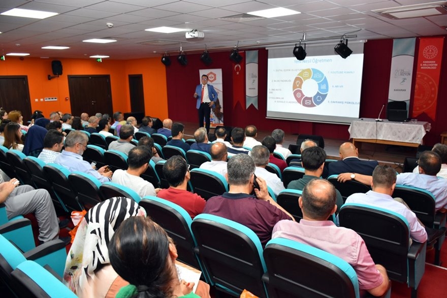 Okul Yöneticilerine ve Rehberlik Öğretmenlerine 'Eğitimde Dijital Kuşak 12