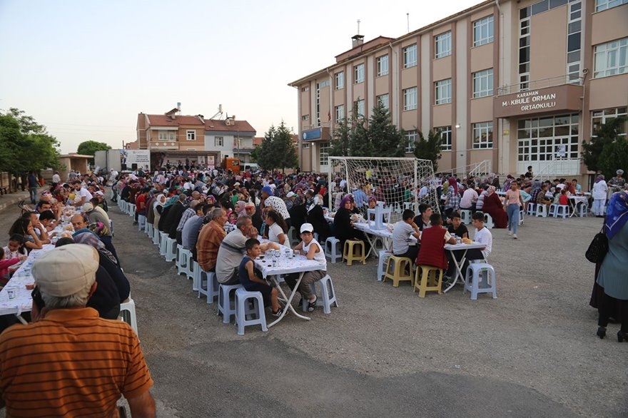 Karaman'da İftar Sofrası Hürriyet Mahallesi'nde Kuruldu 3