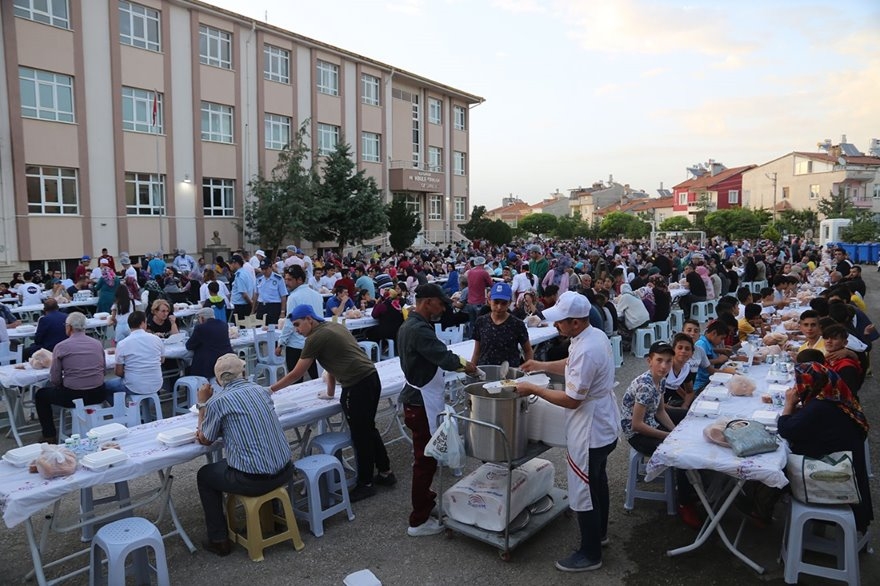 Karaman'da İftar Sofrası Hürriyet Mahallesi'nde Kuruldu 4