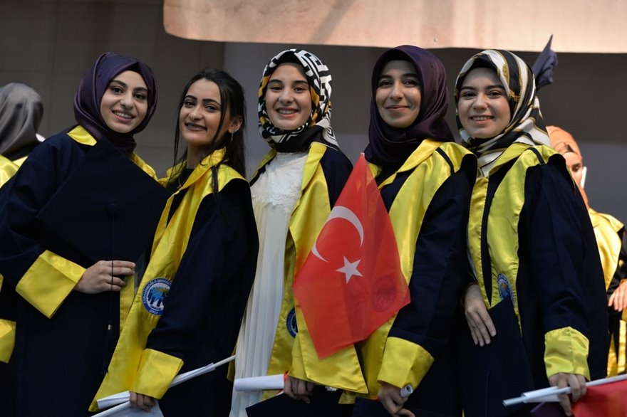 Karaman Kazım Karabekir MYO'da Mezuniyet Coşkusu 17