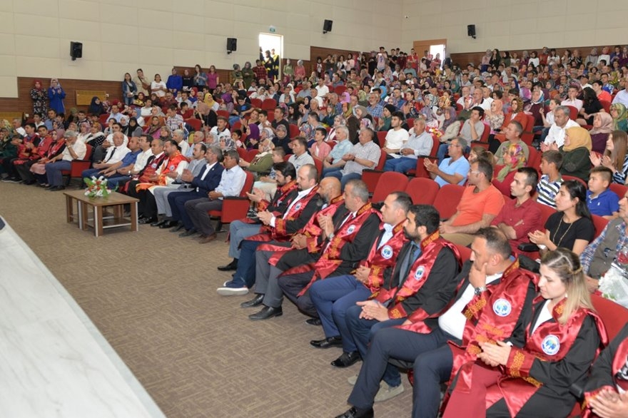 Karaman Kazım Karabekir MYO'da Mezuniyet Coşkusu 2
