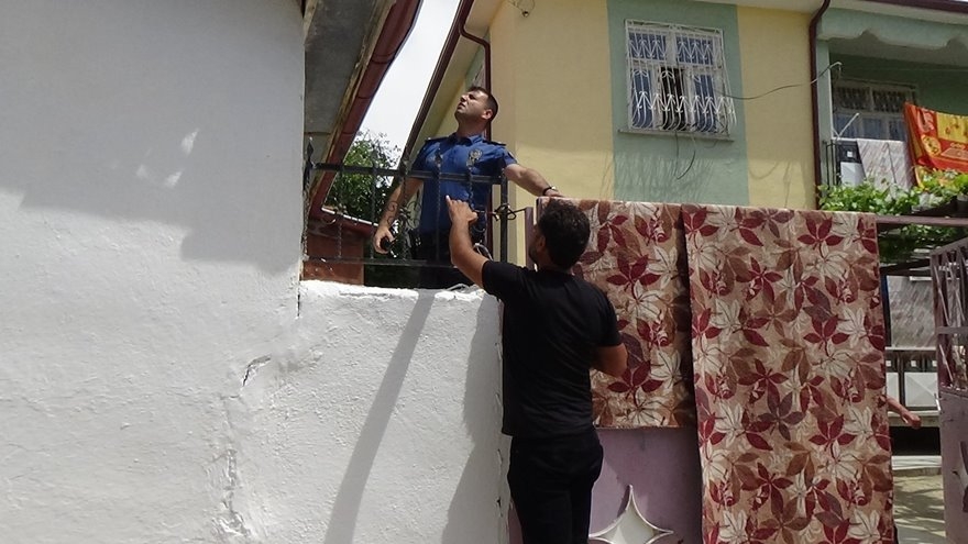 Karaman'da Güvercini Yakalamak İsteyen Genç Korkuluğun Üzerine Düştü 1