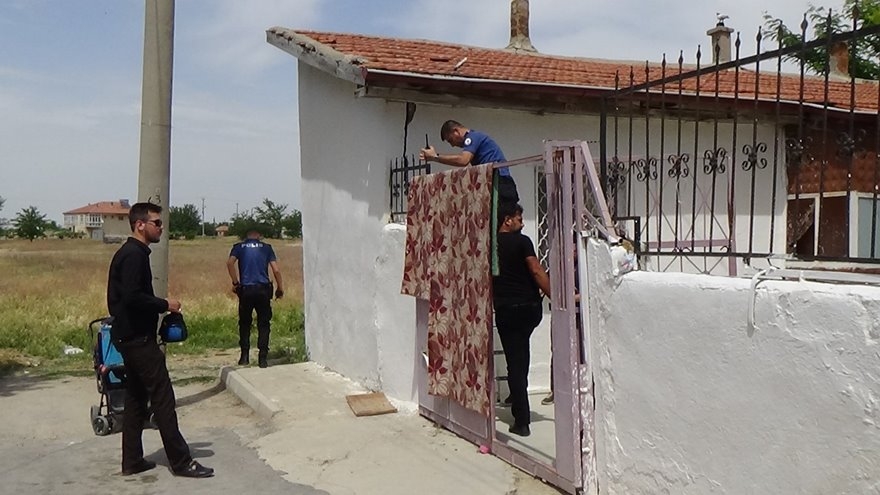 Karaman'da Güvercini Yakalamak İsteyen Genç Korkuluğun Üzerine Düştü 4