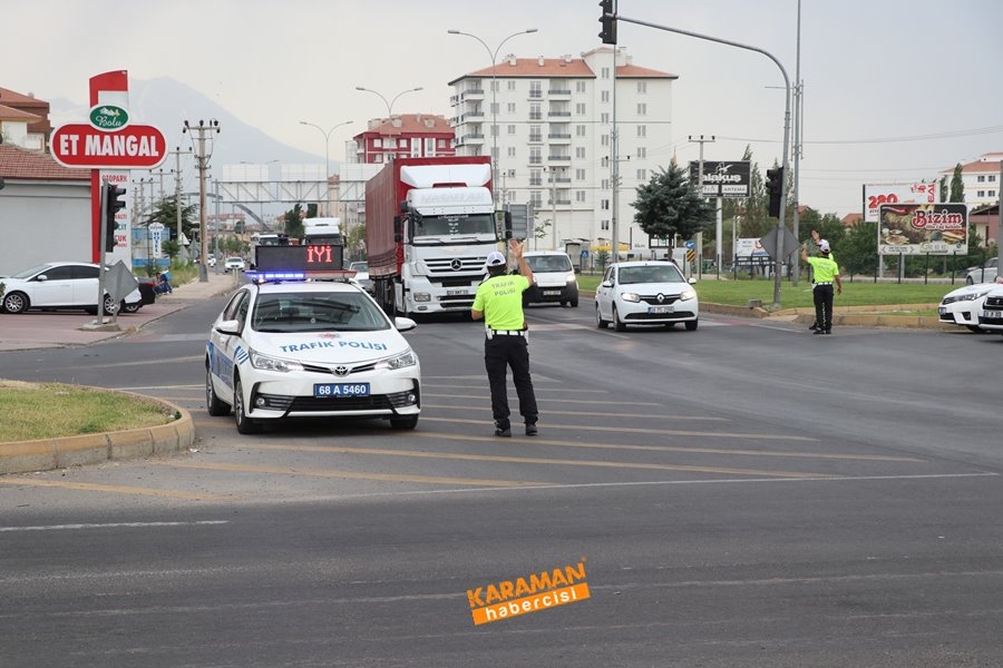 Aksaray Bayram Trafiğini Ölümsüz Atlattı 4
