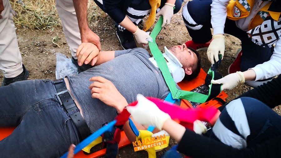 Aksaray'da Kamyonet şarampole devrildi 2