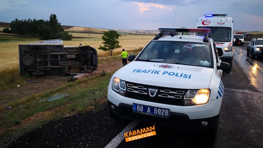 Aksaray'da Kamyonet şarampole devrildi 4