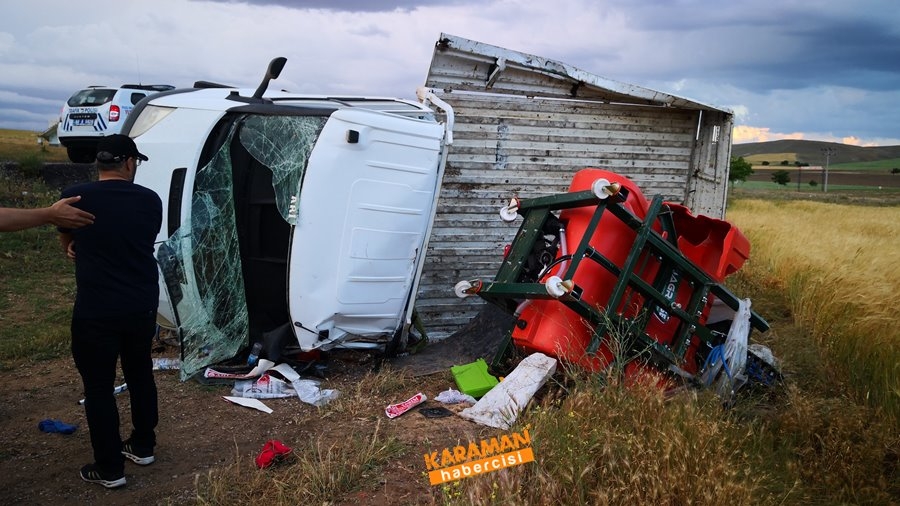 Aksaray'da Kamyonet şarampole devrildi 6