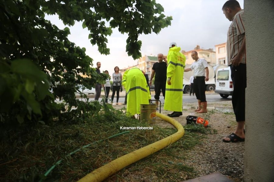 Karaman Belediyesi Su Baskını Mesaisinde 10