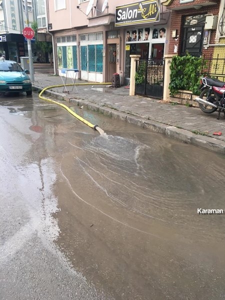 Karaman Belediyesi Su Baskını Mesaisinde 14