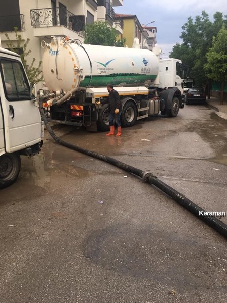 Karaman Belediyesi Su Baskını Mesaisinde 17