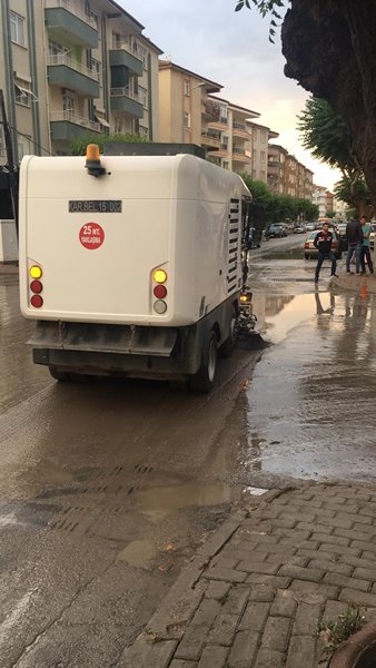 Karaman Belediyesi Su Baskını Mesaisinde 18