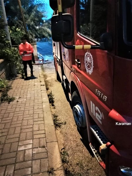 Karaman Belediyesi Su Baskını Mesaisinde 7